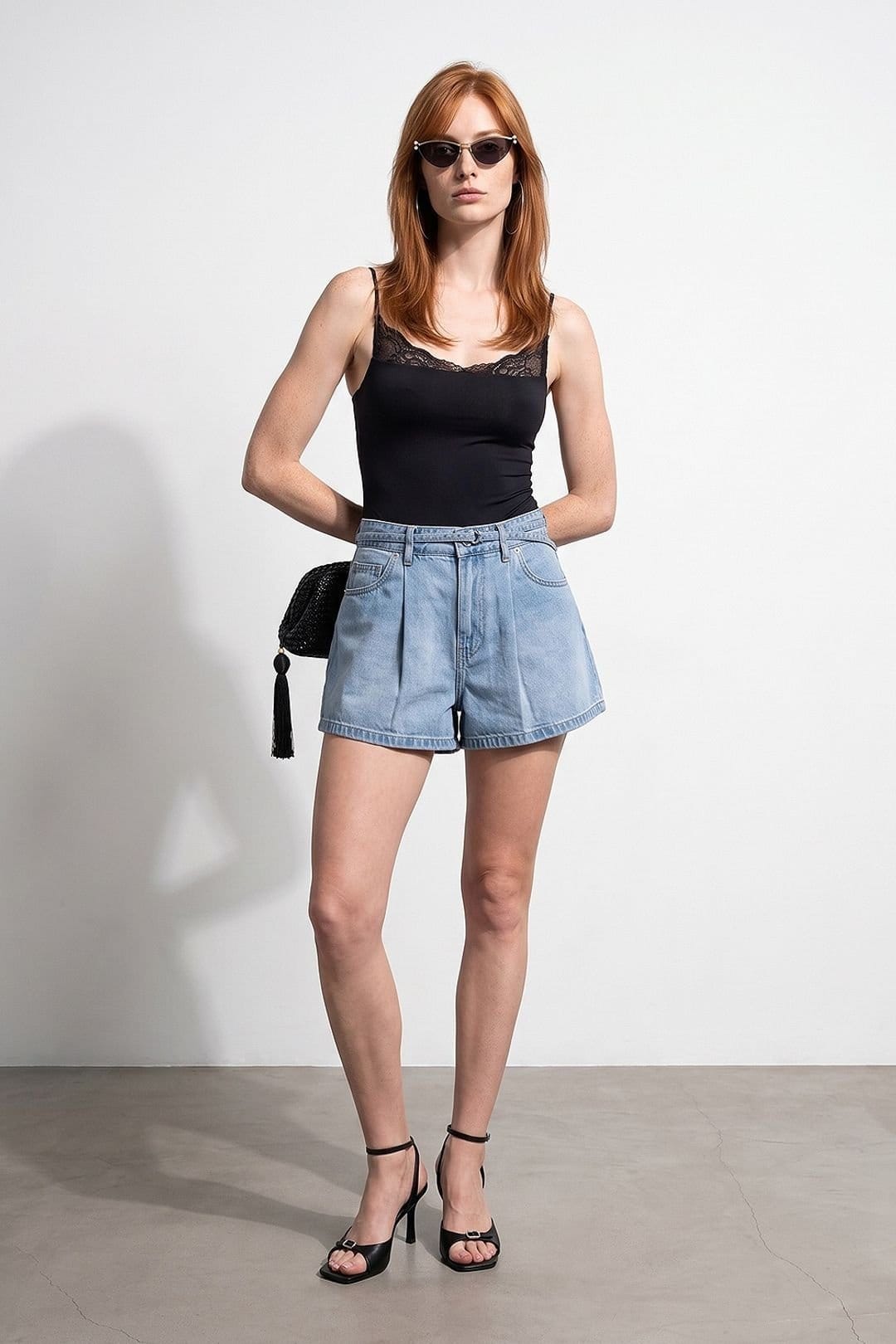 Dilvin Dilvin Women's High-Waist Belted Denim Shorts in Light Blue - 4
