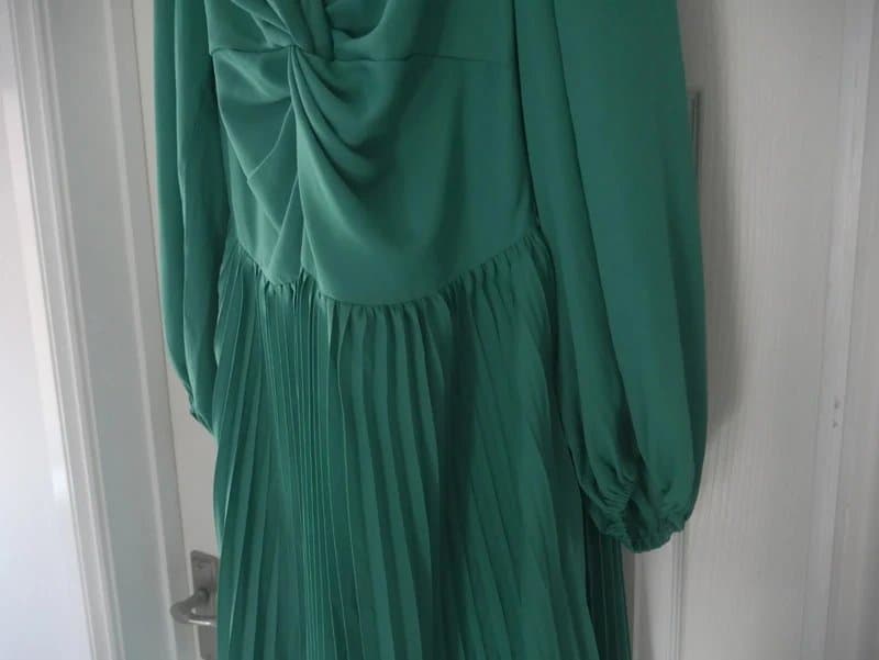 In The Style In the Style Dress Ladies Size 22 Emerald Green Pleated Skirt Classic Party