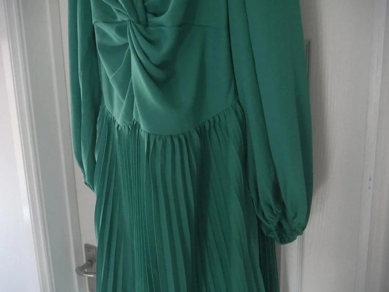 In The Style In the Style Dress Ladies Size 22 Emerald Green Pleated Skirt Classic Party - 1