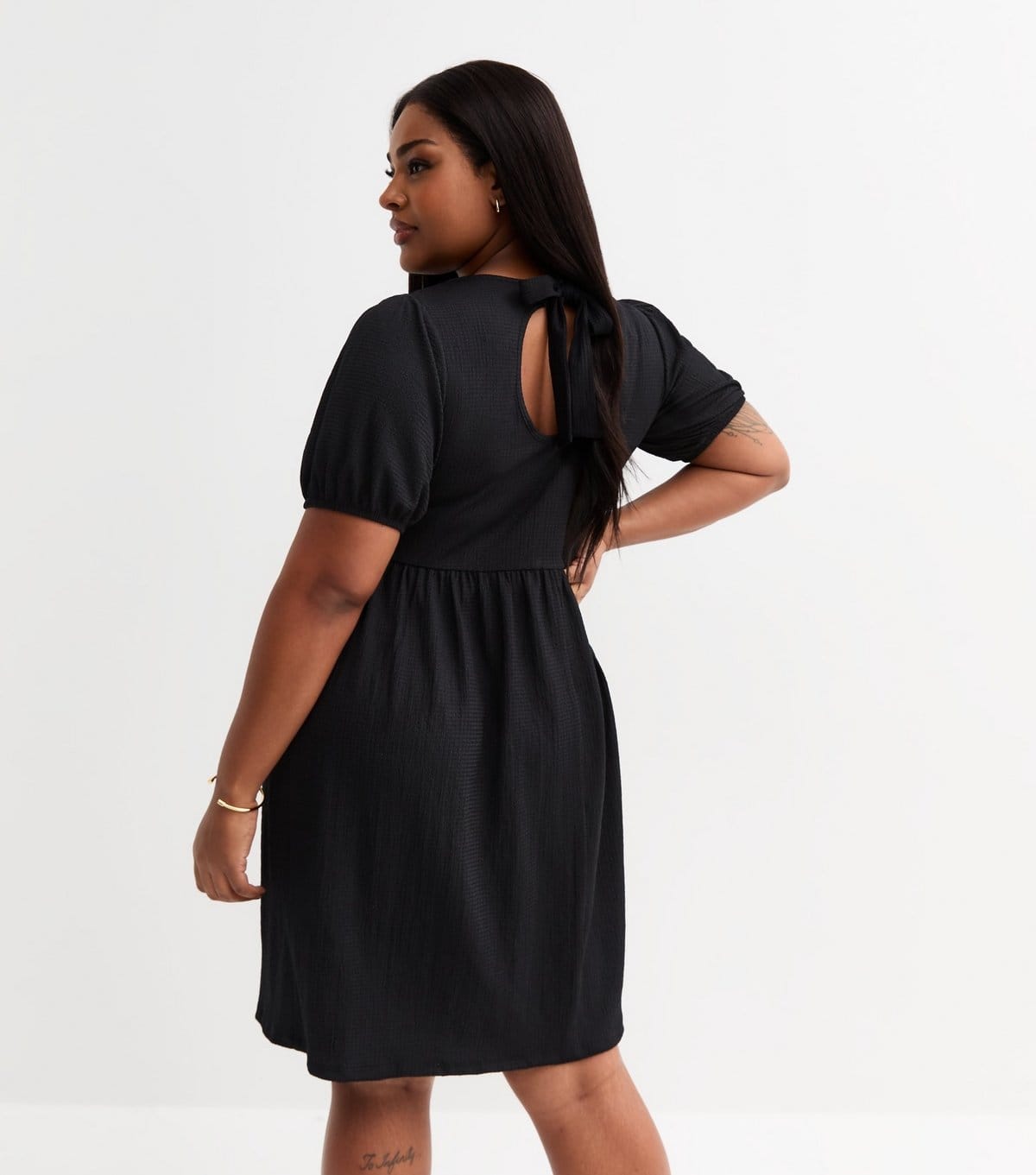 New Look Women's Plus Size Black Crinkled Bow Back Mini Smock Dress Curves New Look - 4