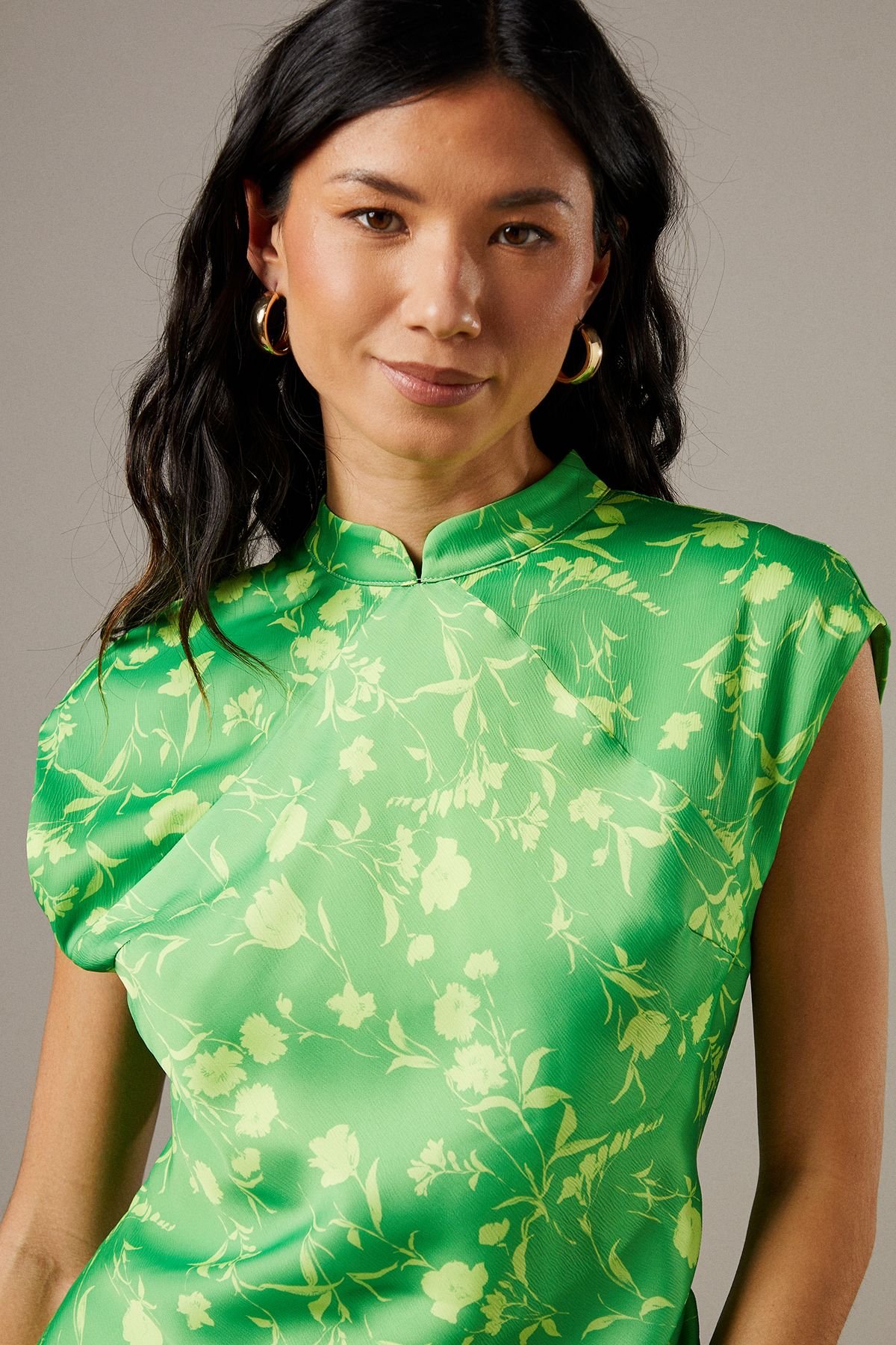 Warehouse Warehouse Women's Crinkle Satin Button Side Midi Dress in Floral - 4