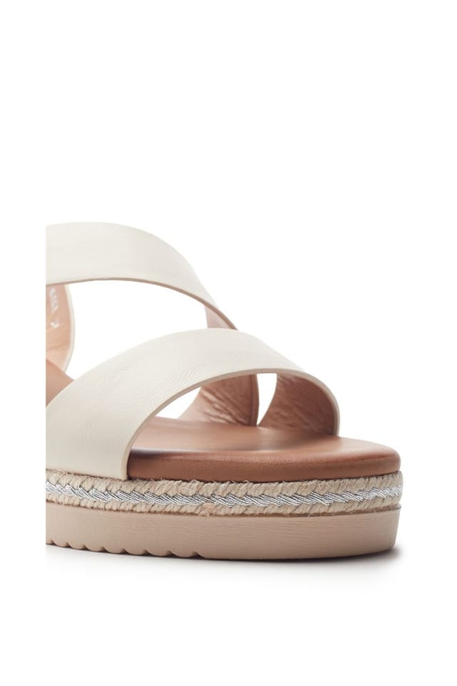 Moda In Pelle Moda In Pelle Women's 'Joani' Porvair Wedges in Off-White - 2