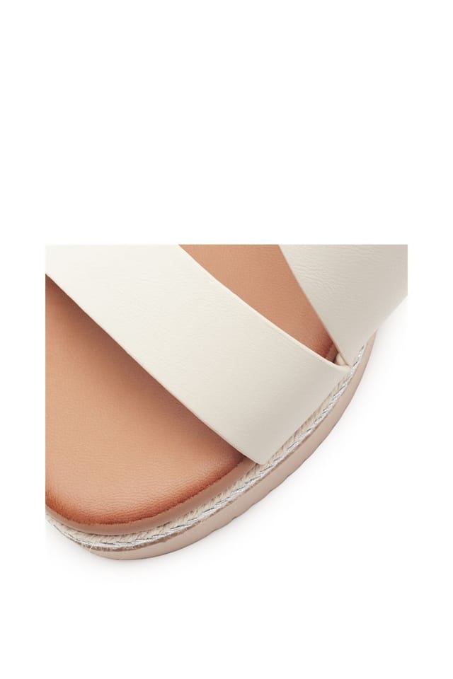 Moda In Pelle Moda In Pelle Women's 'Joani' Porvair Wedges in Off-White - 3