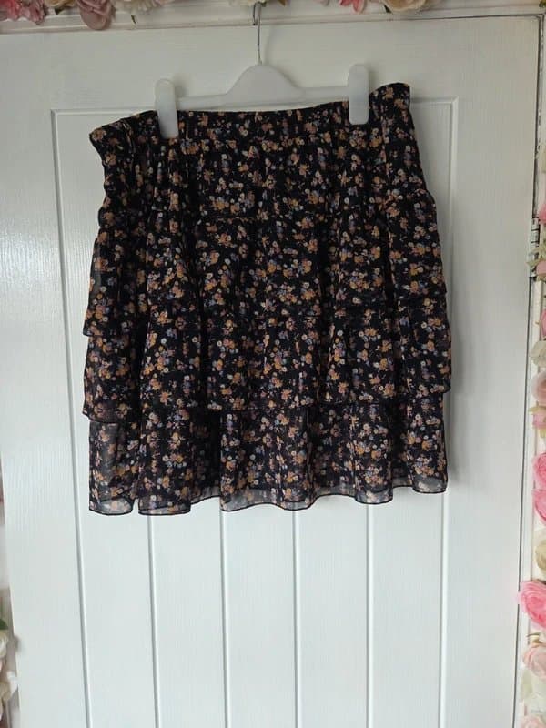 New Look New Look skirt size 20.