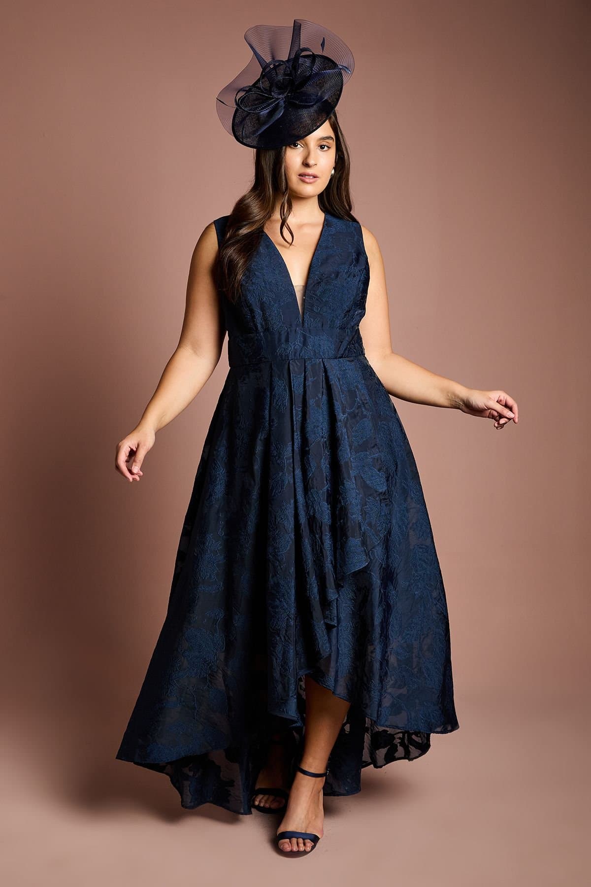 Coast Coast Women's Plus Plunge Neck Waterfall Organza Jacquard Maxi Dress in Navy