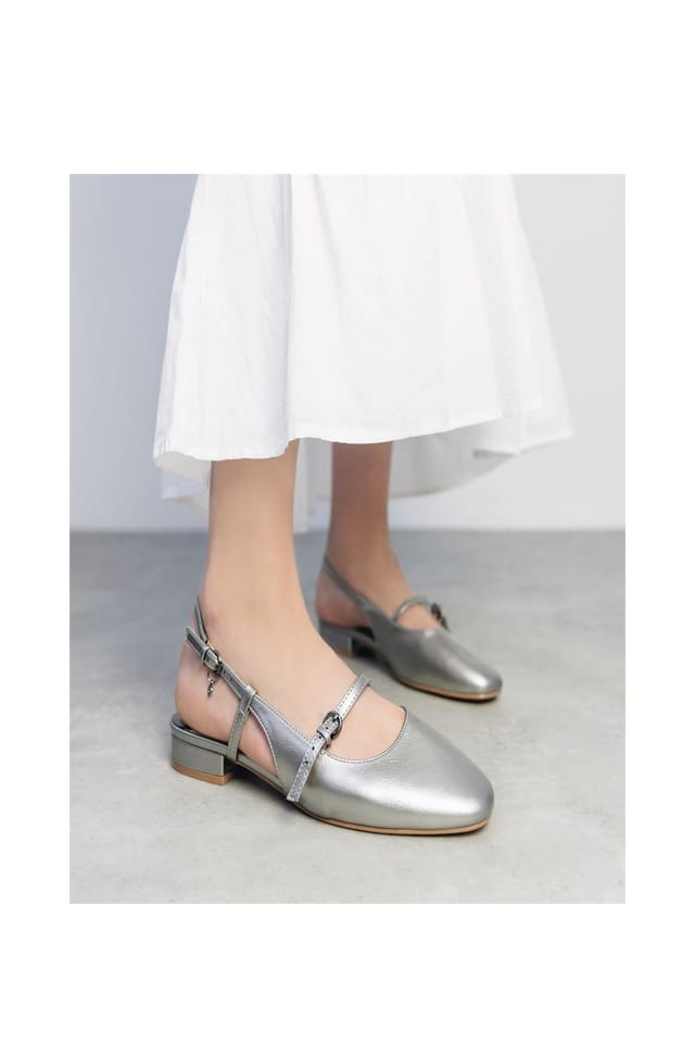 Moda In Pelle Moda In Pelle Women's 'Faiga' Porvair Ballet Pumps in Metallic Silver - 2