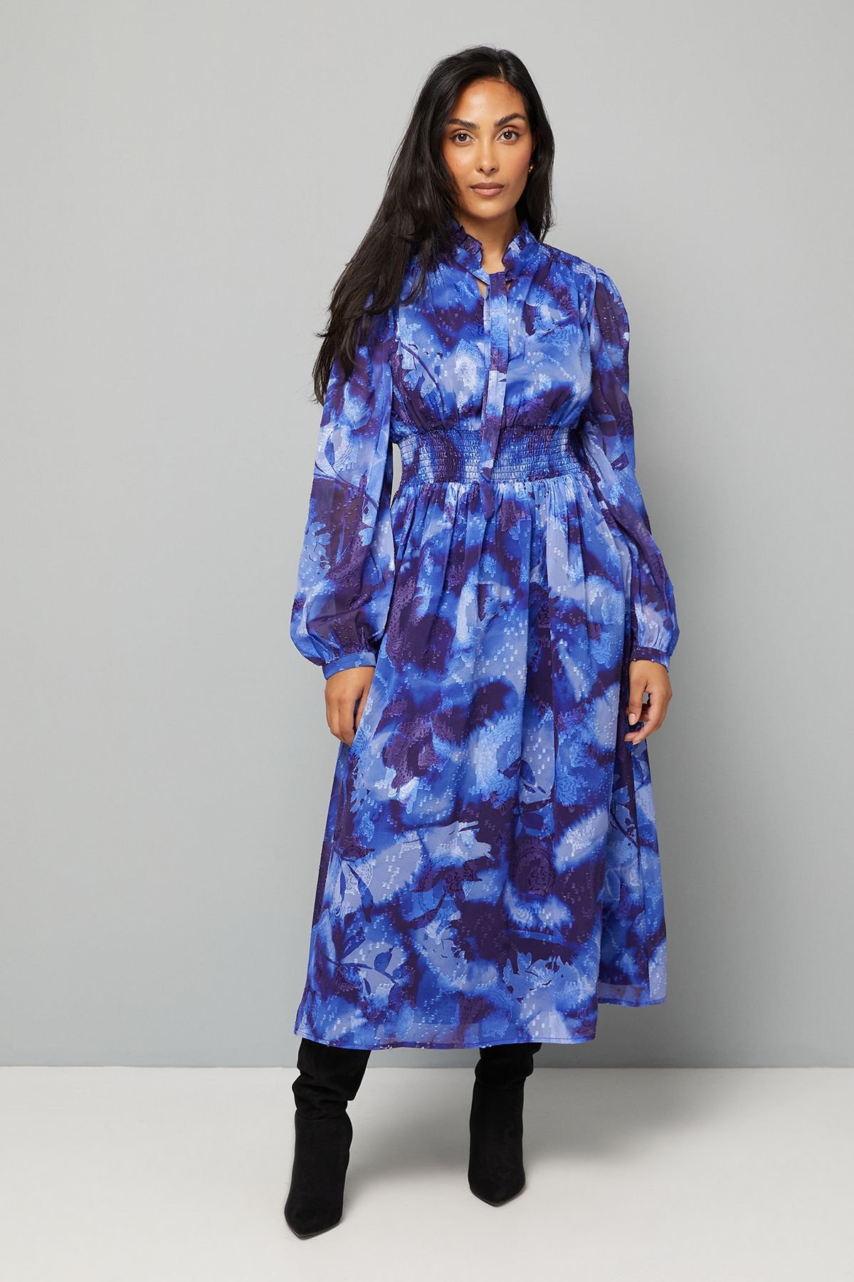 Wallis Wallis Women's Petite Floral Print Shirred Waist Midi Dress in Navy - 2