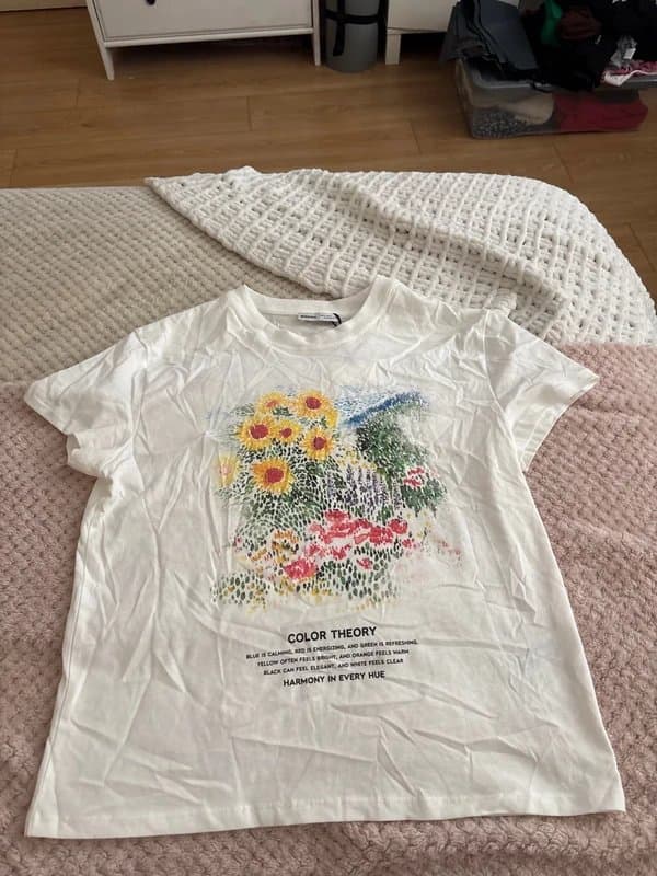 Bershka Floral t shirt