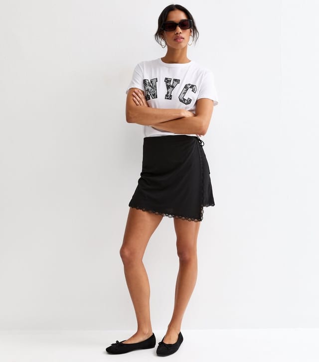 New Look Women's White Cotton Lace NYC Logo T-Shirt New Look - 3