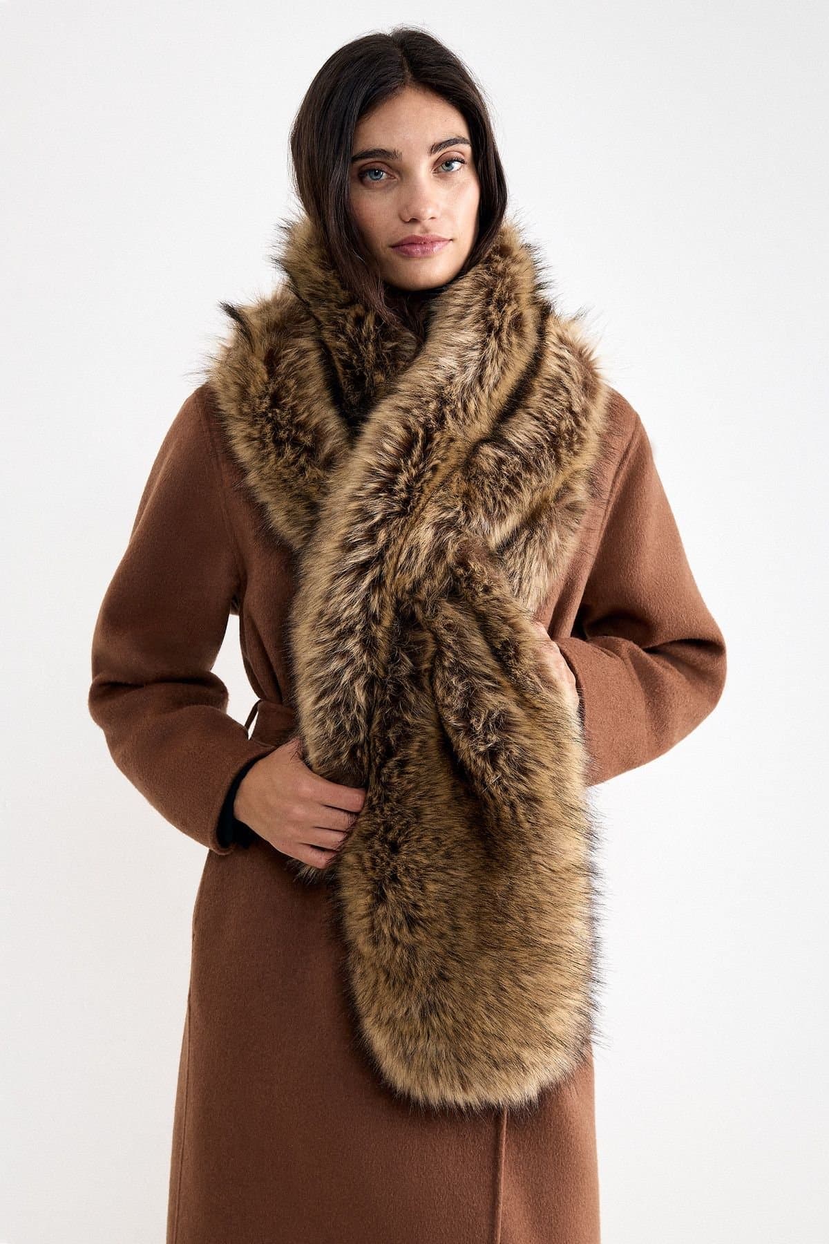 Phase Eight Phase Eight Women's Faux Fur Scarf in Camel