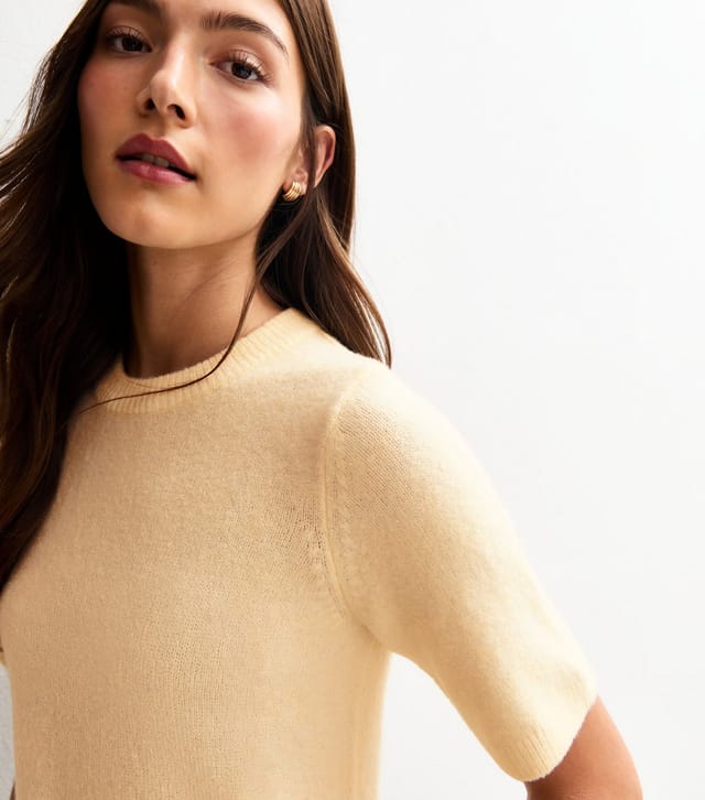 New Look Women's Light Yellow Short Sleeve Midweight Knit T-Shirt New Look - 2