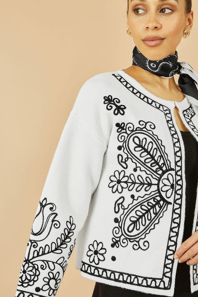 Yumi Yumi Women's Ivory Folk Embroidered Edge To Edge Cardigan - 2