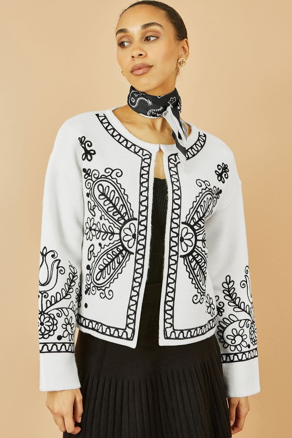 Yumi Yumi Women's Ivory Folk Embroidered Edge To Edge Cardigan - 4