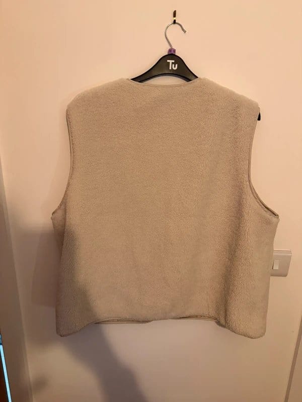 PrettyLittleThing Cream Teddy Borg Gilet - Size 16