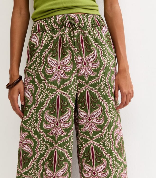 New Look Women's Green Palm Tree Print Cropped Wide Leg Trousers New Look - 2