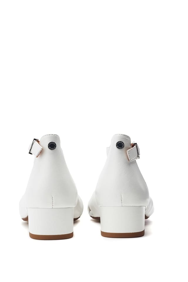 Moda In Pelle Moda In Pelle Women's 'Macadamia' Leather Heeled Sandals in White - 3