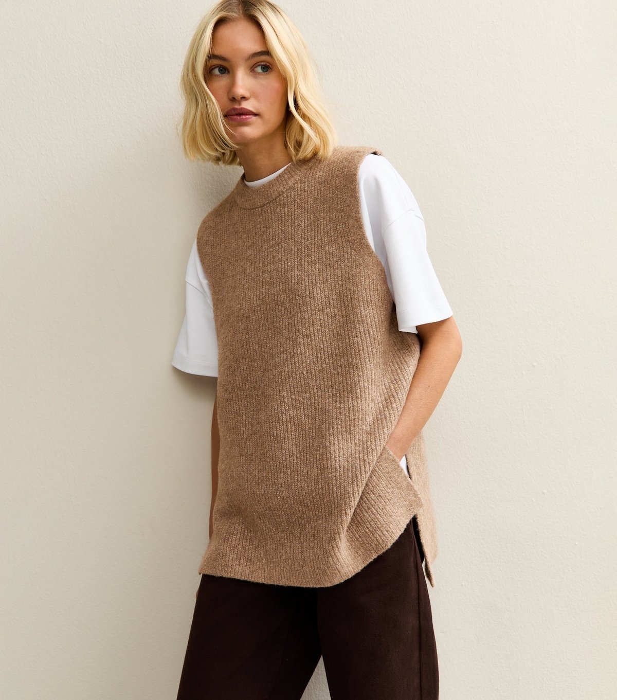 New Look Women's Dark Mink Ribbed Crew Neck Vest New Look - 2