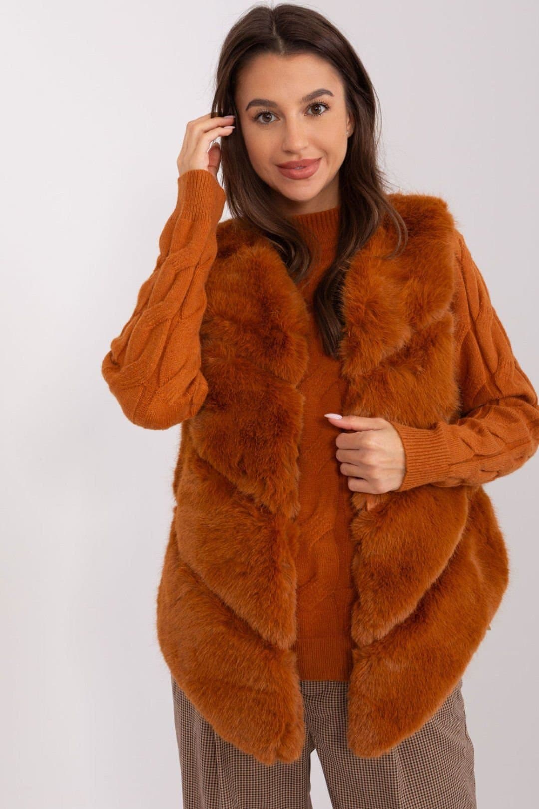 Love Lace Love Lace Women's Soft Warm Faux Fur Vest with Pockets in Brown
