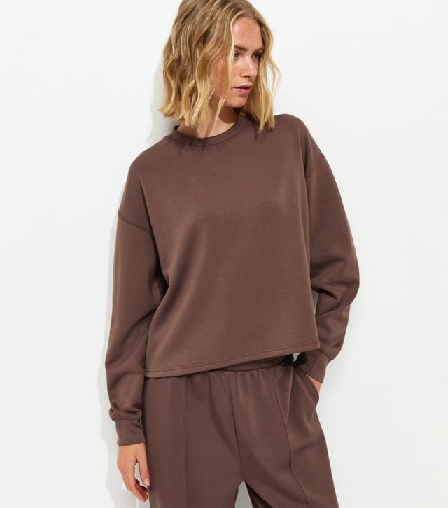 New Look Women's Premium Brown Oversized Crew Neck Sweatshirt New Look - 2