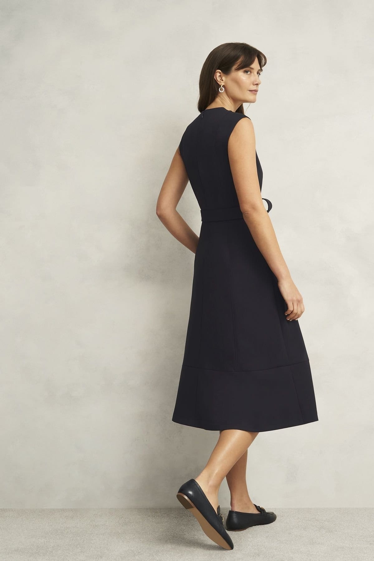 Hobbs London Hobbs London Women's Carolyn V-Neck Belted Waist Midi Dress in Dark Navy - 4