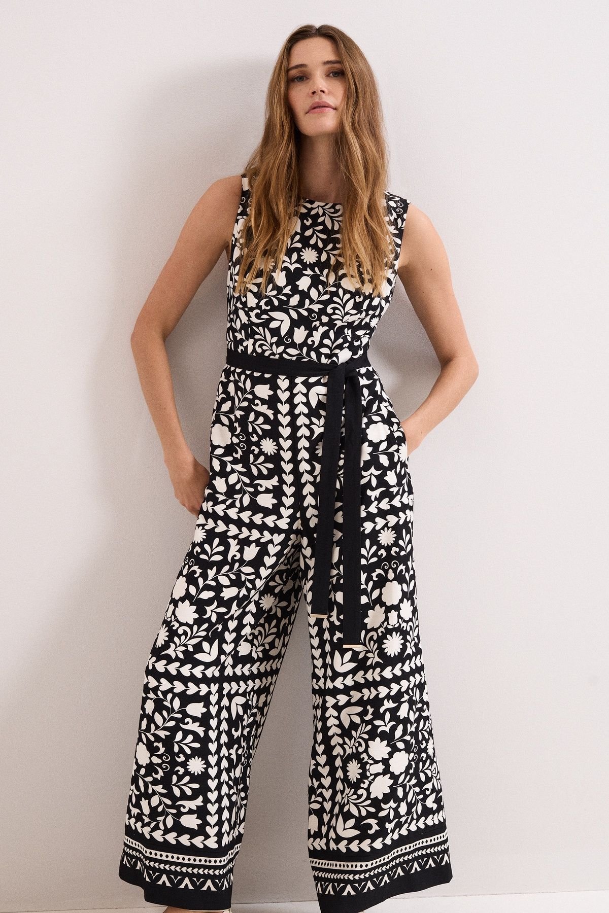 Phase Eight Phase Eight Women's Cyra Printed Jumpsuit in Black - 3
