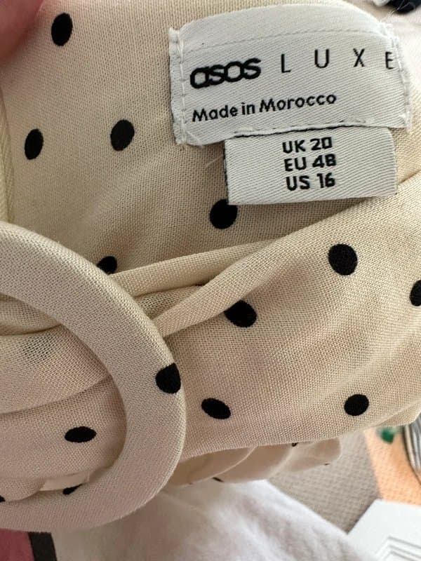 Asos luxe New asos luxe cream high-waisted shorts, 4XL / 48 / 20