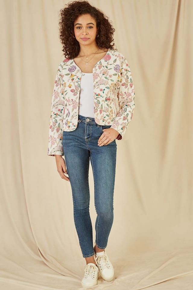 Yumi Yumi Women's White Floral Print Reversible Cotton Cropped Quilted Jacket - 2