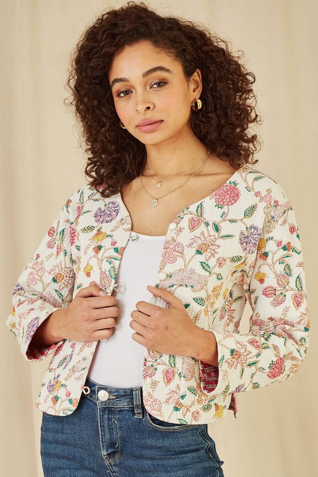 Yumi Yumi Women's White Floral Print Reversible Cotton Cropped Quilted Jacket - 3