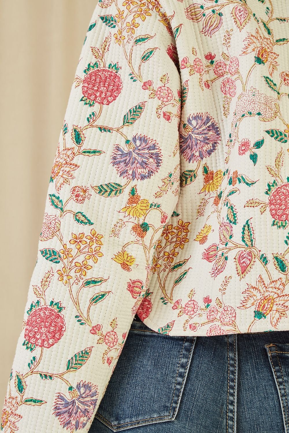 Yumi Yumi Women's White Floral Print Reversible Cotton Cropped Quilted Jacket - 4