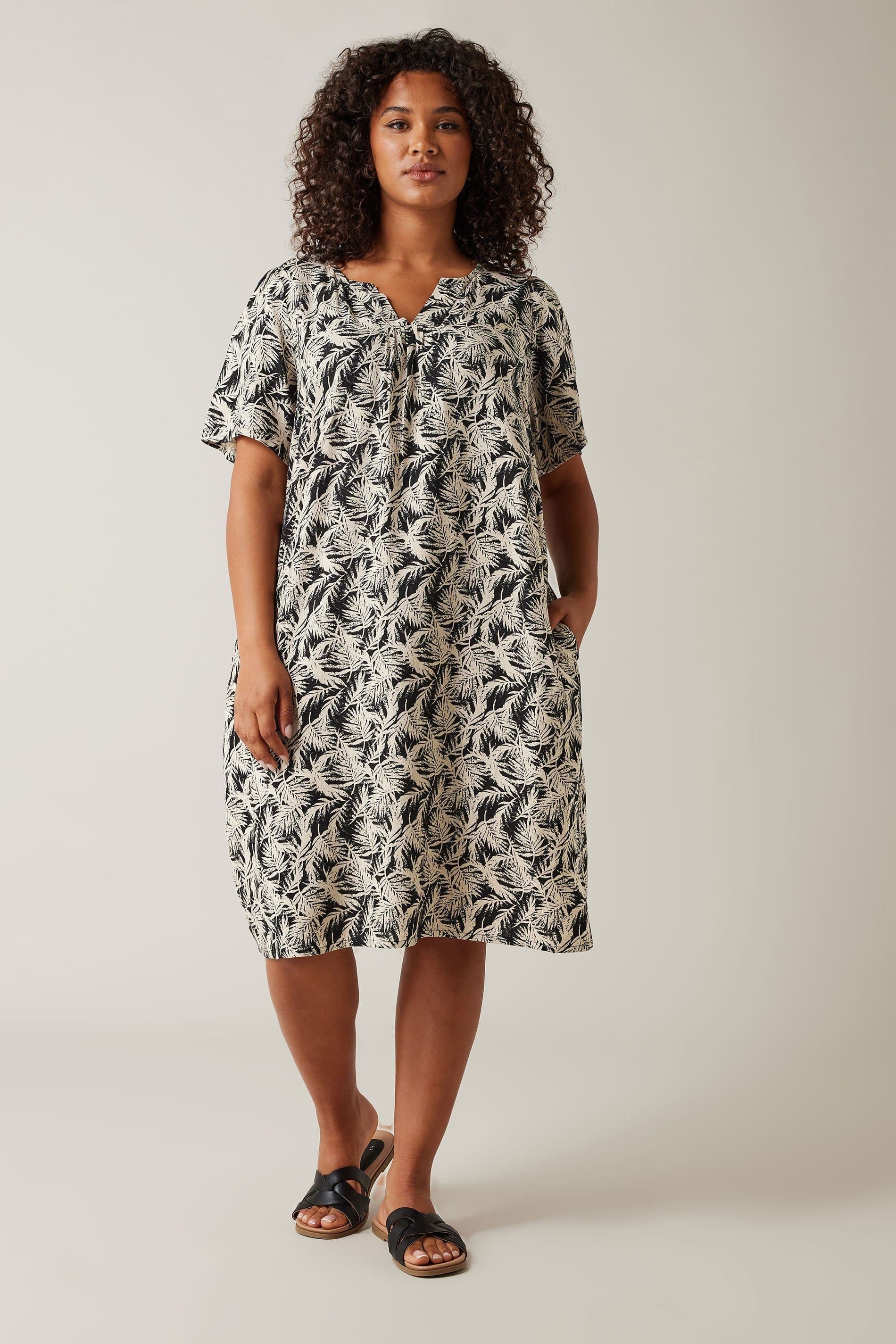 Evans Evans Women's Midi Dress in Black