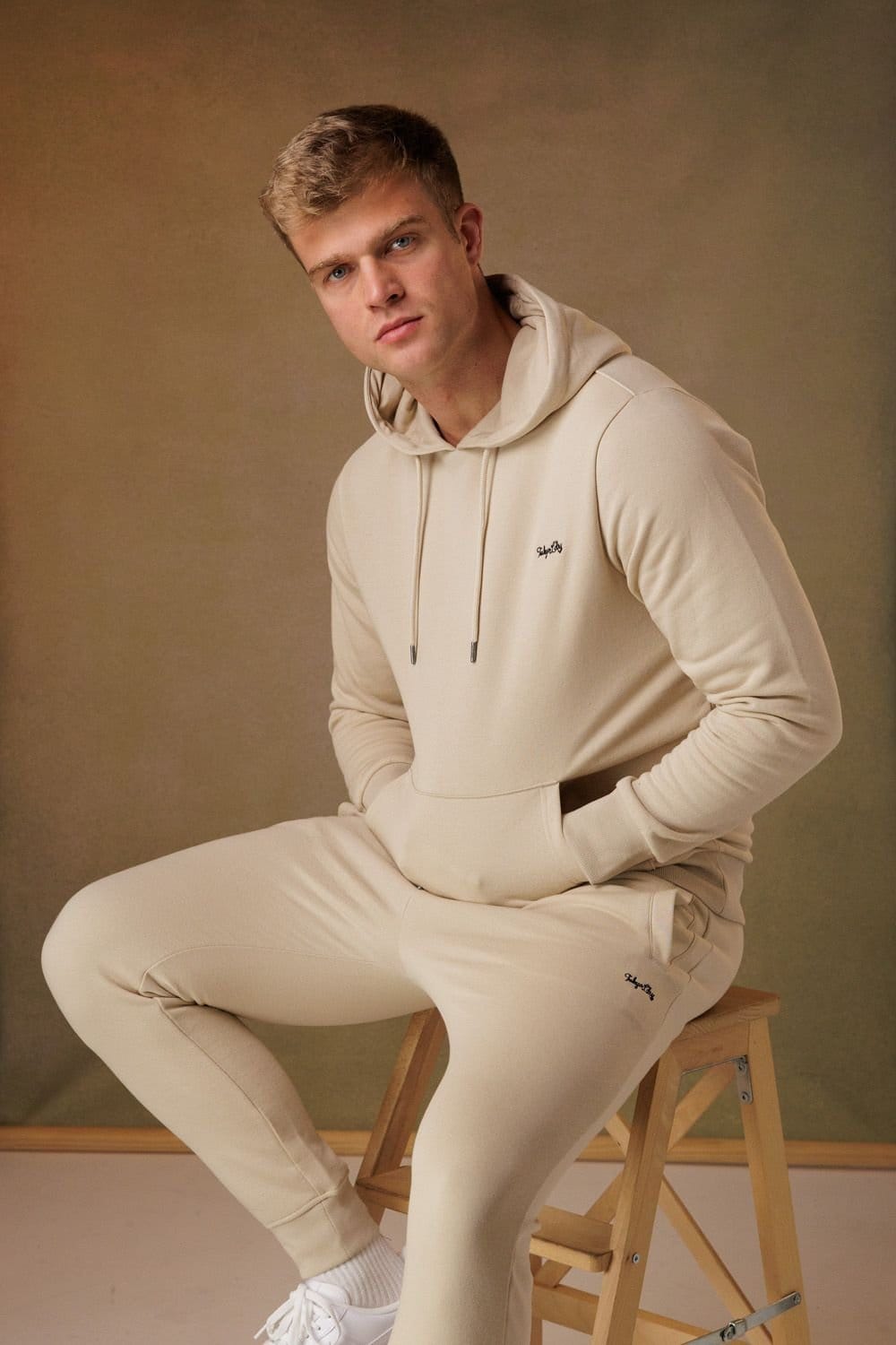 beige