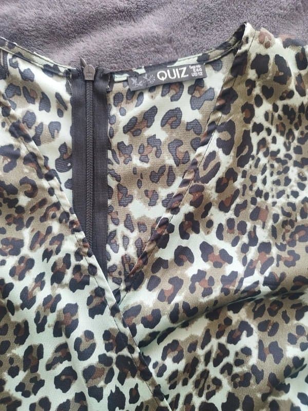Quiz beautiful satin green leopard dress💚longer back any occasion size 16 XXL