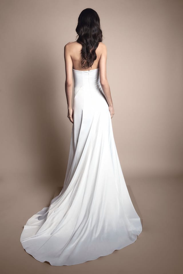 Coast Coast Women's Sweetheart Satin Wedding Dress With Puddle in Ivory - 3