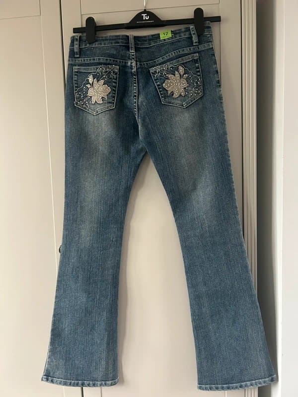 New Look Embroidered low waisted vintage jeans 12