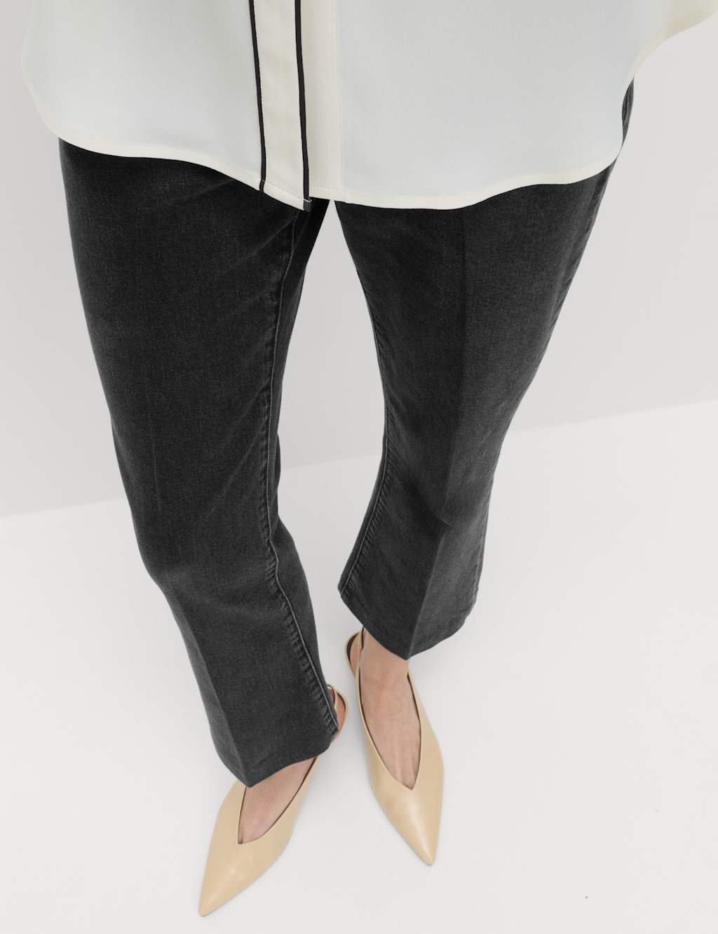 Marks & Spencer M&S High Waisted Kickflare Cropped Jeans Black - 4