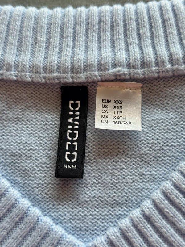 H&M Divided Orca Killer Whale Knit Crop Vest Top Sweater Vest Baby Blue XXS H&M Divided