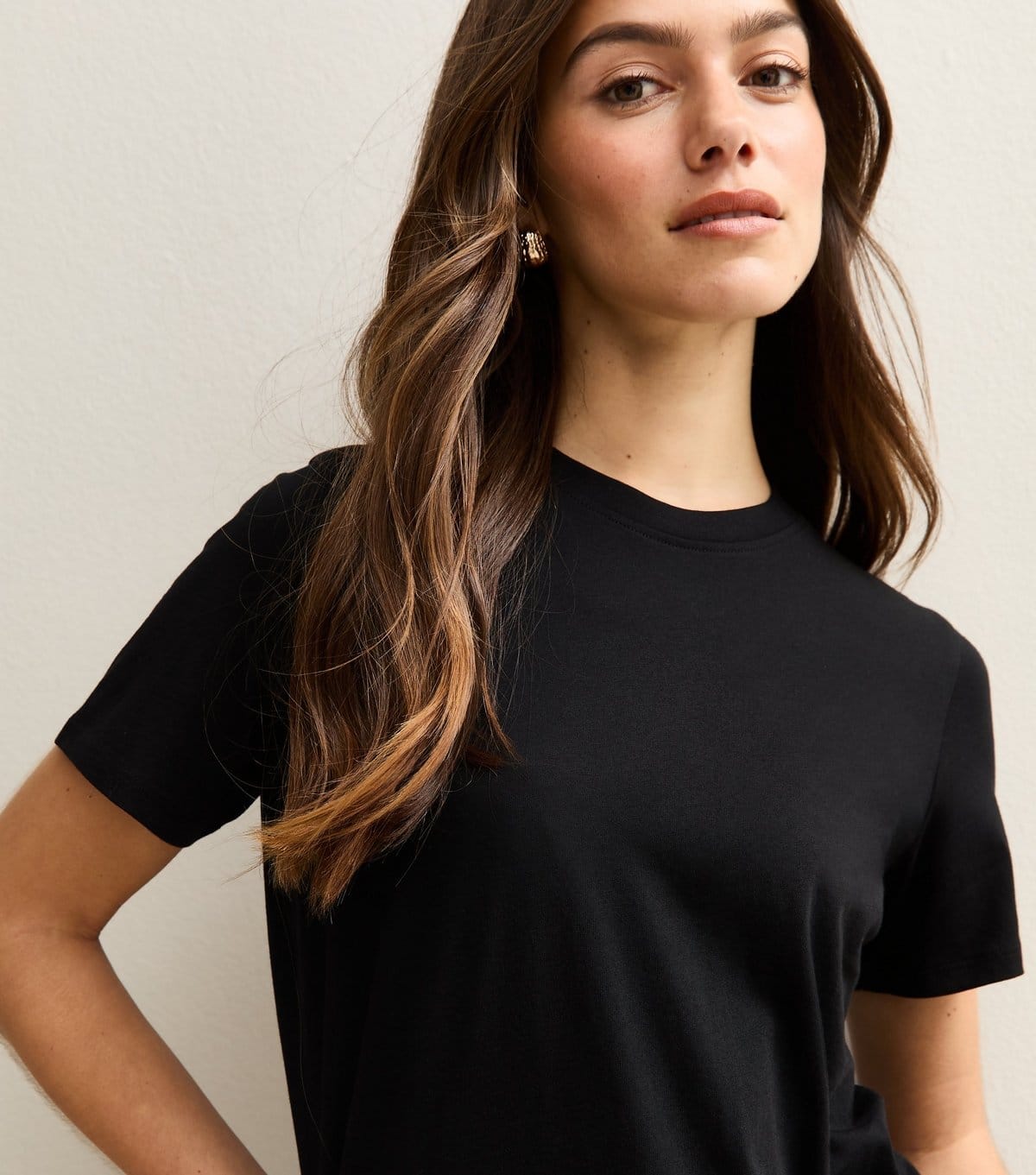 Women's Petite Black Relaxed Crew Neck T-Shirt New Look