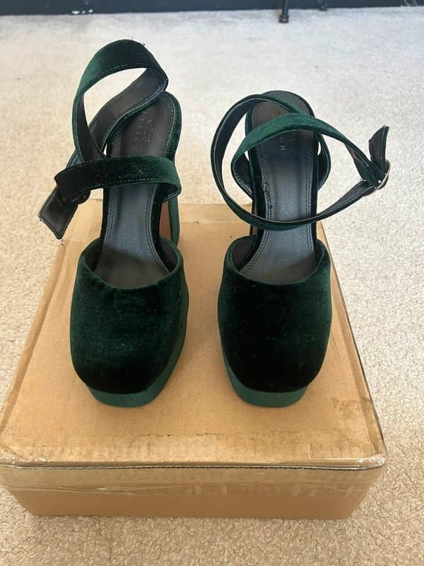 ASOS Design Beautiful forest green block platform heels size 6