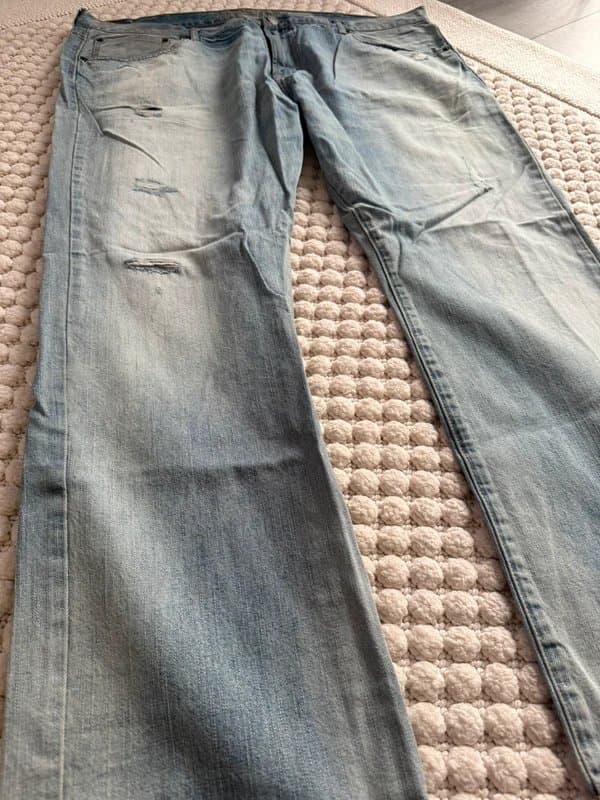 American Eagle Men’s American Eagle Slim Straight jeans. Blue. W44/L32