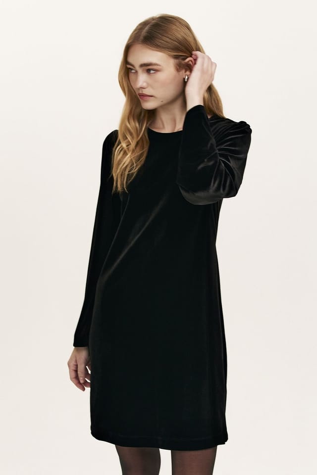 Finery London Finery London Women's Hattie Velvet Round Neck Short Dress in True Black - 2