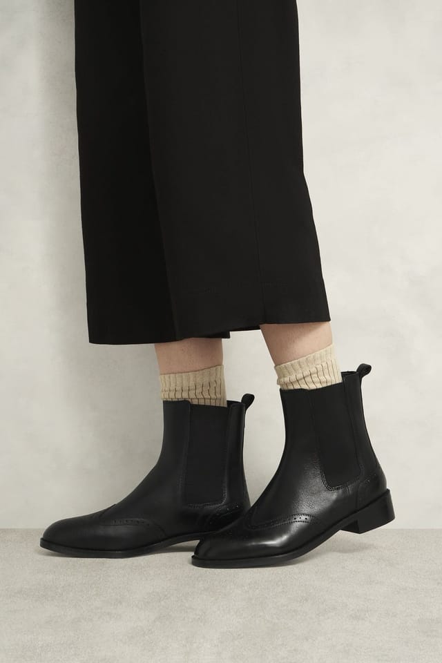 Hobbs London Hobbs London Women's Genevieve Block Heel Chelsea Boot in Black - 3