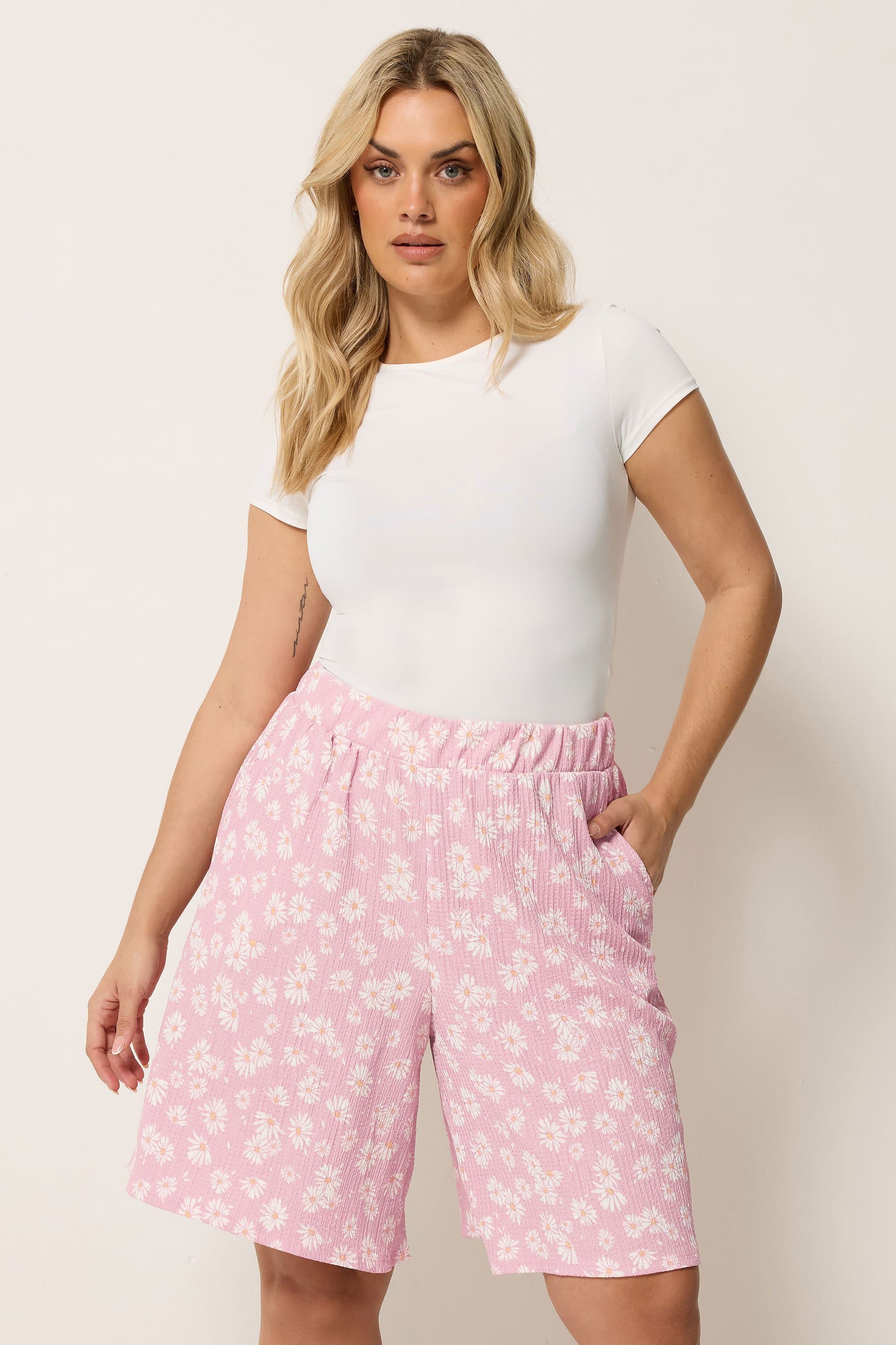 Yours Plus Size Pink Daisy Shorts