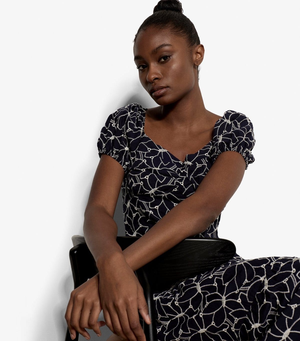Apricot Women's Navy Embroidered Floral Milkmaid Midi Dress Apricot New Look - 4