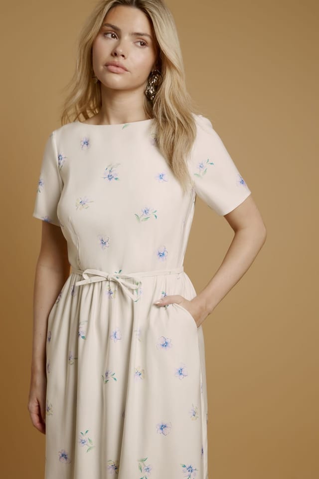 Oasis Oasis Women's Pansy Print Ottoman Twill Midaxi Dress With Bow in Ivory - 2