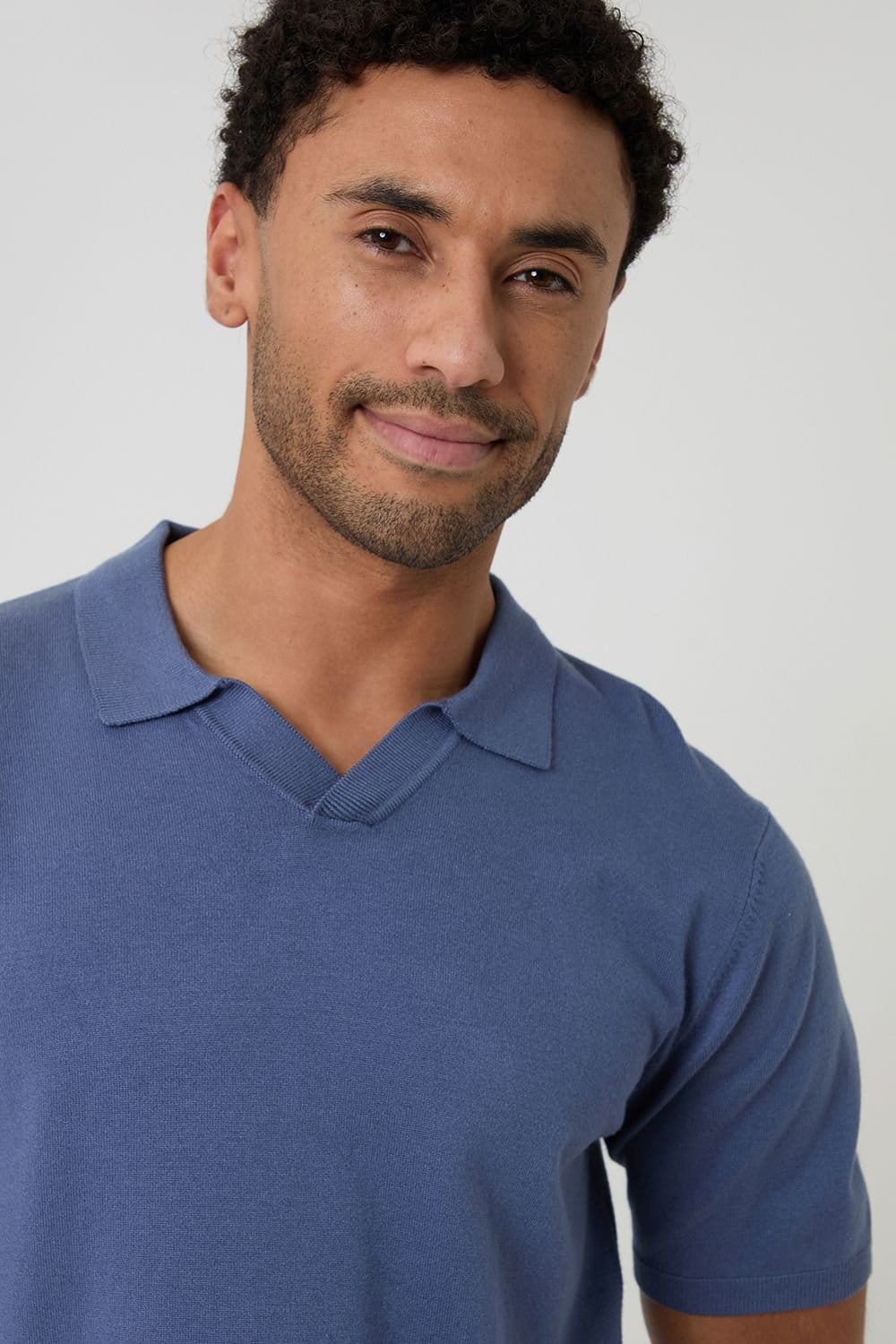 Threadbare Threadbare Men's Knitted Short Sleeve Trophy Neck Polo in Blue - 4