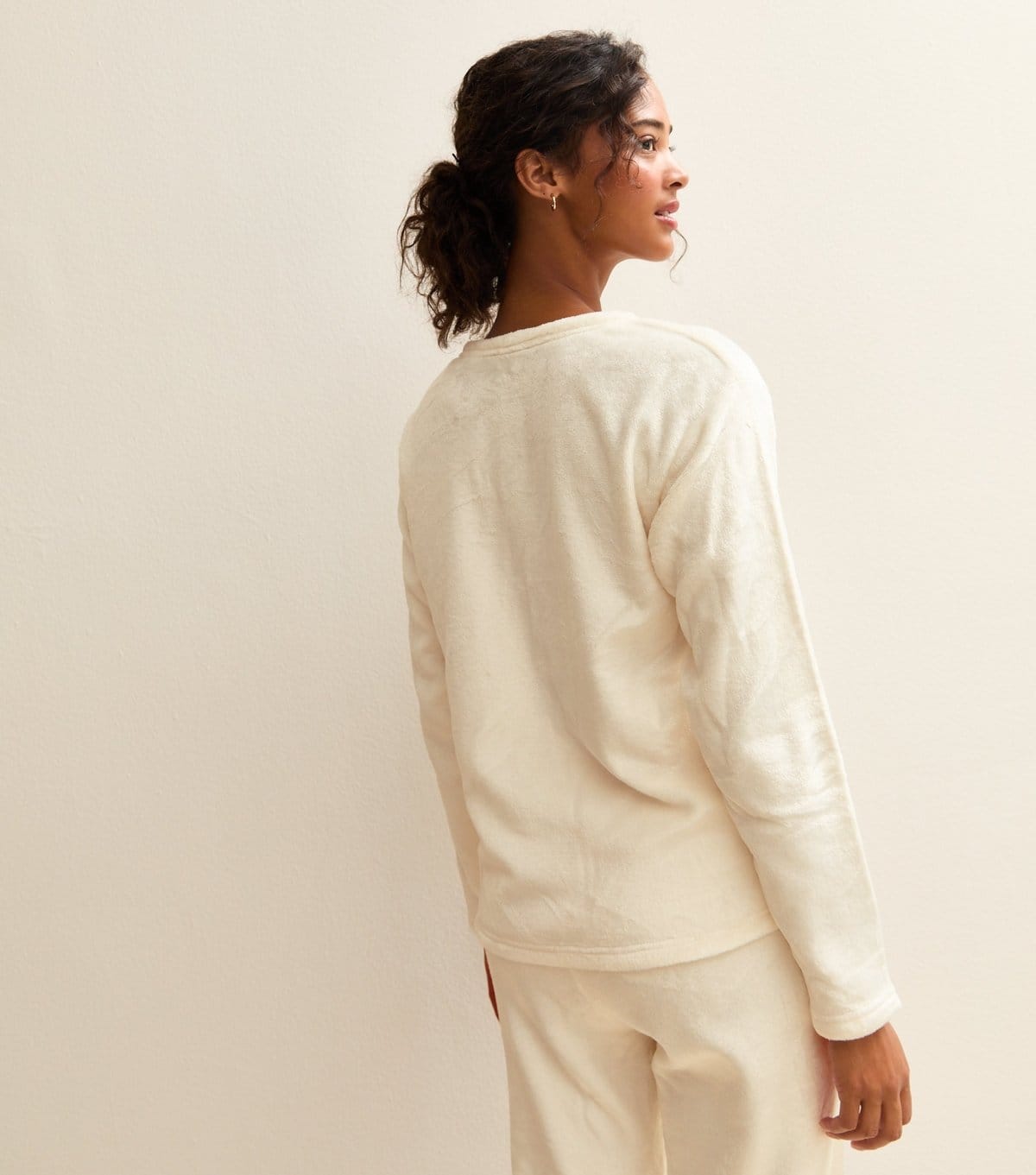 New Look Women's Off White Fluffy Relaxed Sweatshirt New Look - 4