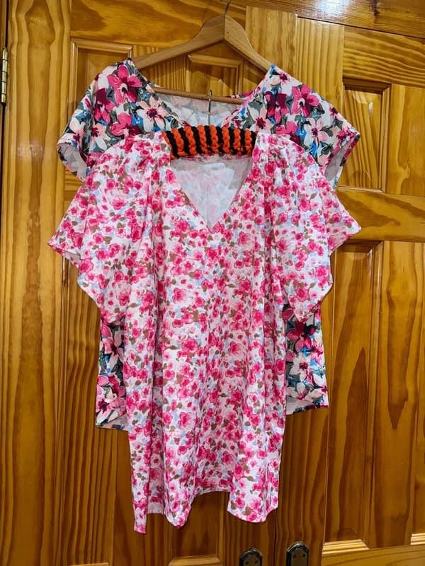 Emery Rose Ladies Two pretty summer top size 16/18