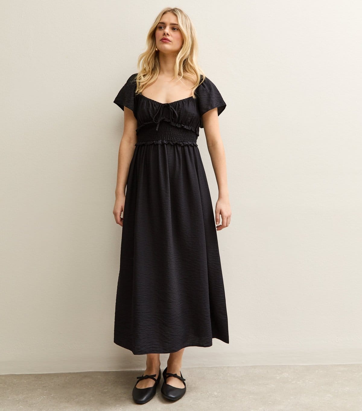 New Look Black Shirred Sweetheart Ruched Midi Dress