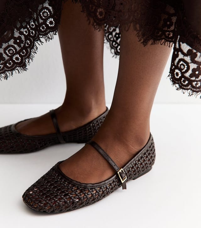 New Look Women's Wide Fit Chocolate Faux Leather Woven Mary Jane Pumps Vegan New Look - 2