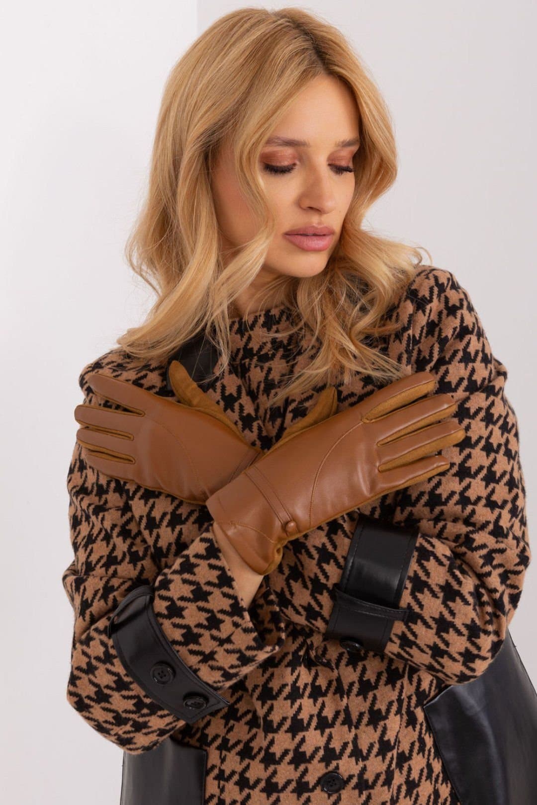 Love Lace Love Lace Women's Elegant Two Material Touchscreen Gloves with Flower Stitching Straps in Brown